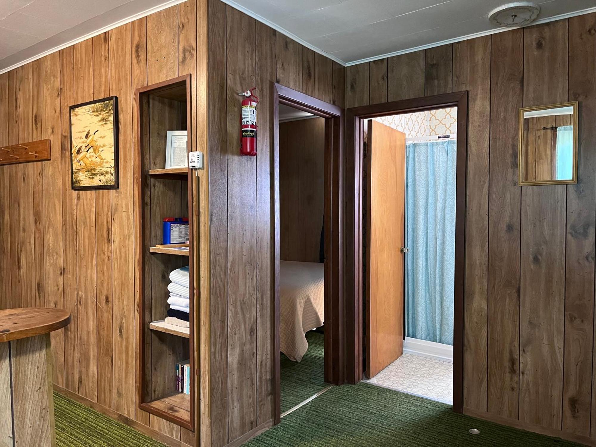 Musky Joe'S Twin Pines Resort New Post Luaran gambar